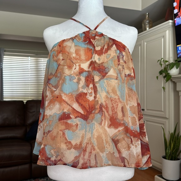 Evolutionary
Printed Halter Top - Picture 2 of 3
